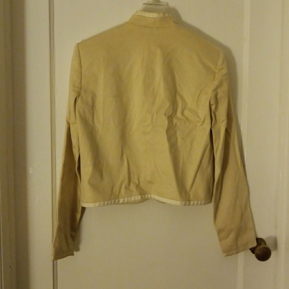 Blazer - Picture 3 of 3